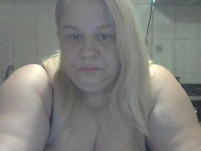 Freechat AriannaMilf on BongaCams