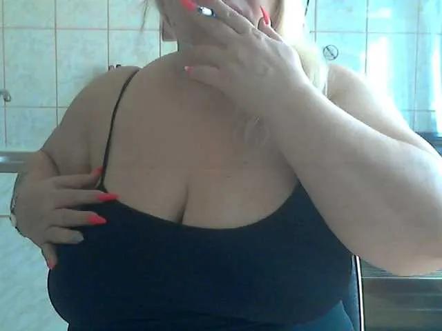 Freechat AriannaMilf on BongaCams