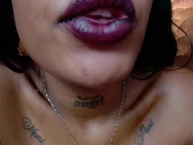 Freechat CrystalBrooke3x on BongaCams