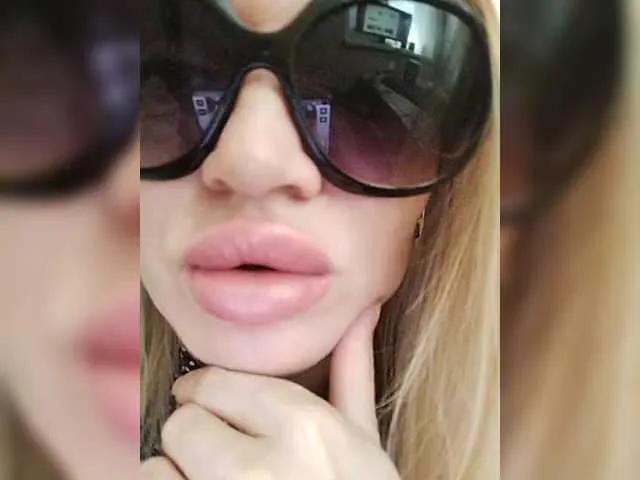 Offline ElenCarr on BongaCams