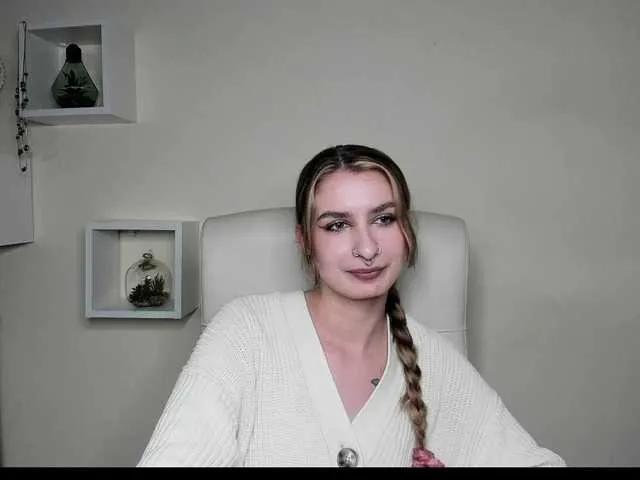 Offline HotNina19 on BongaCams