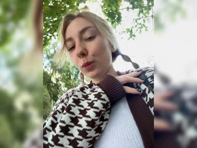 Offline Janchi- on BongaCams