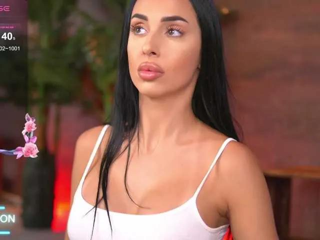 Offline KairaAndrews on BongaCams