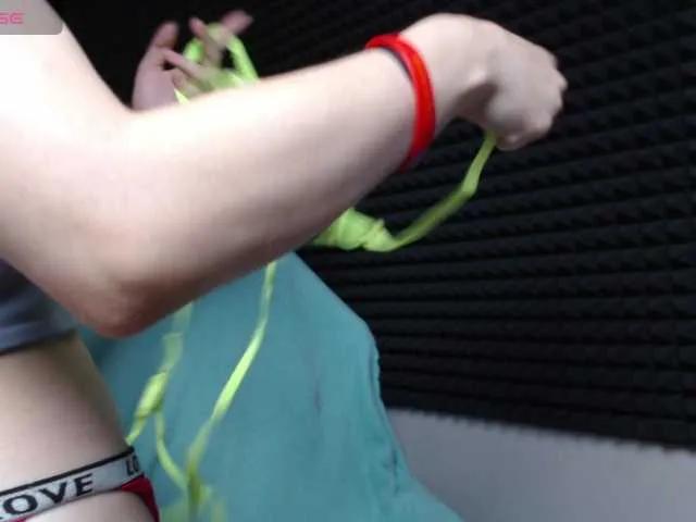 Offline KIKIKrash on BongaCams