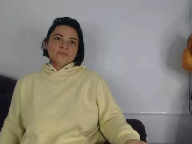 Offline laurenchubby on BongaCams