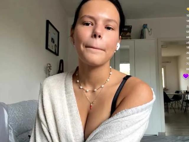 Offline MerleRusson on BongaCams