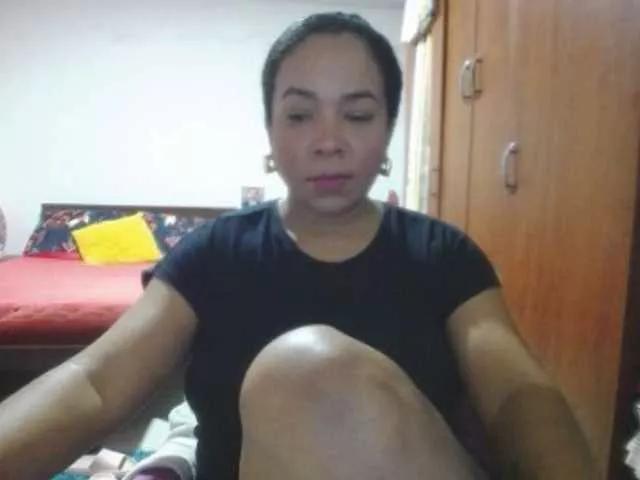 Freechat pregnantsaraxxx on BongaCams