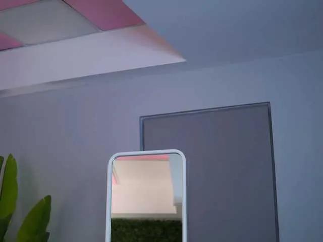 Offline RaquelleVon on BongaCams