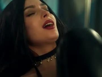 artmosphera — Goal: Silver booty #petite #dance #erotic #natural #tease