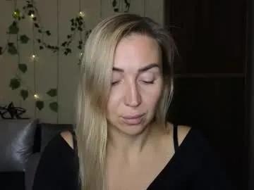 ay_kiss_jully — GOAL: put on stockings and panties [812 tokens left] # smile #new #nonude #shy #natural #feet #muscle # fit #