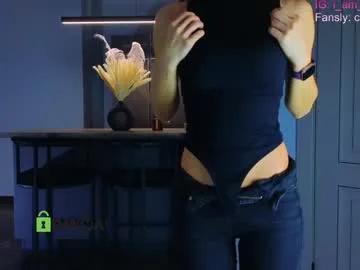 Group crazzy_cherry on Chaturbate