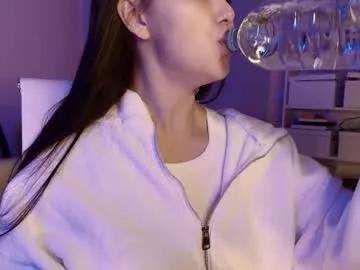 Freechat hollyextra on Chaturbate