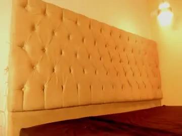 Freechat hotblosson on Chaturbate