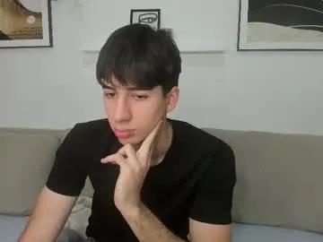 Freechat hotflirtyfella on Chaturbate