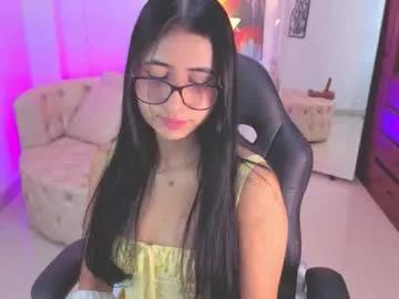 kiim__samanta — GOAL: Play with asshole [366 tokens remaining] Welcome to my room! #skinny #teen #latina #anal #squirt