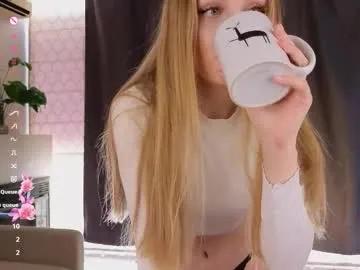 lafeti — GOAL: lick and suck my finger [13 tokens remaining] Heey! my name is  Cindy, Domi on!!! #natural #bigass #lovense #teen #smalltits