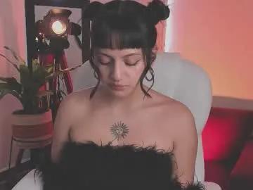 Private nahiapaws on Chaturbate