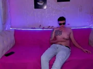 Freechat naughtyrouse on Chaturbate