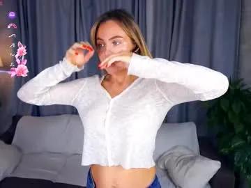 nerissaburklow — GOAL kiss close up  < #new #young #bigboobs #blonde #athletic [12 tokens remaining]