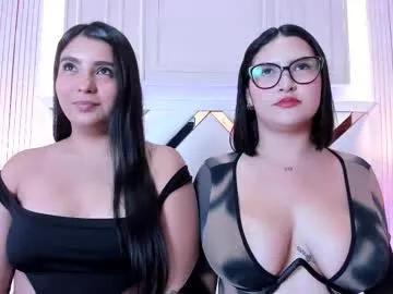 Freechat ninablooms01 on Chaturbate
