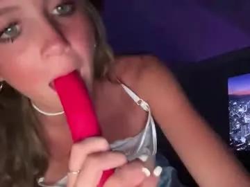 Freechat paisleyluvv on Chaturbate