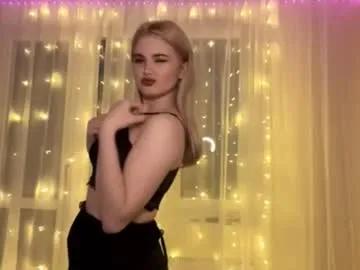 rendasweene — Goal: my top is accidentally taken off of me^^ (Hi my name is Kira) #shy #new #18 #young #blonde [25 tokens remaining]