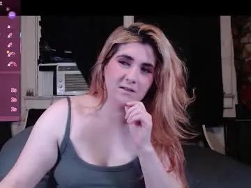 Freechat roxanneroulette on Chaturbate