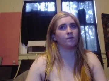 Freechat roxanneroulette on Chaturbate