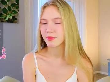 Freechat succubelle on Chaturbate