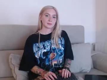 Freechat tattoobbgirl on Chaturbate