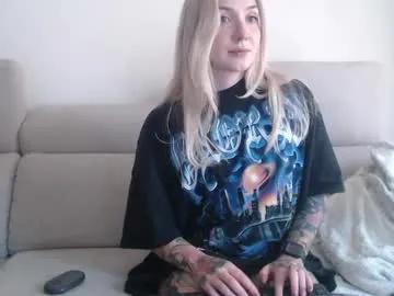 Freechat tattoobbgirl on Chaturbate