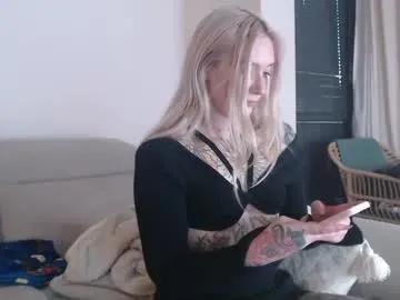 Freechat tattoobbgirl on Chaturbate