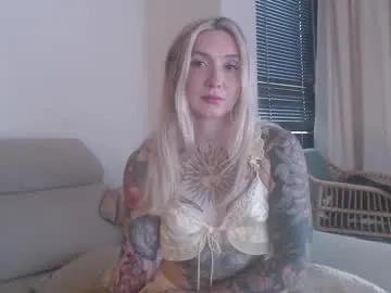 Freechat tattoobbgirl on Chaturbate