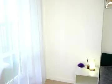 tempiebonsell — Goal: Play with hair  ^_^ <3 ^_^ Hello everyone my name is Stevie. #18 #petite #lovense #shy #natural [30 tokens remaining]