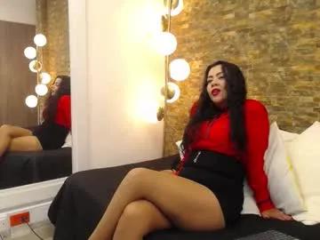 thaliiasaenz — GOAL: pussy close up [31 tokens remaining] its my first day! i am feel naughty #feet #longhair #milf #pantyhose #heels