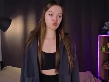 valeneschindele — goal:  eyes contact with u Hi! My name is Lisa, I'm #18 y.o., #new and #skinny girl. #teen #shy [10 tokens remaining]