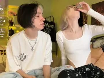 veryraretwins — ClassicTicket: Show in progress.  Sex with cum. Tip 60 tokens to get your ticket.  Type /cmds to see all commands.