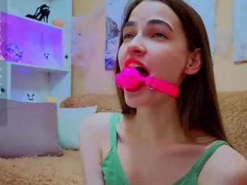 vikiberry — Twerking close to the camera #natural  #butt #leggings #twerk  #thong [173 tokens remaining]