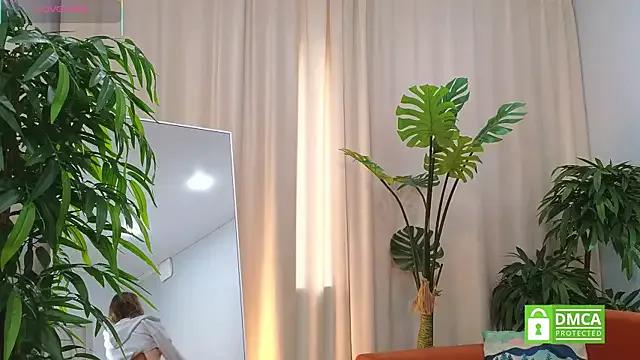 Freechat AliciaMellow on StripChat