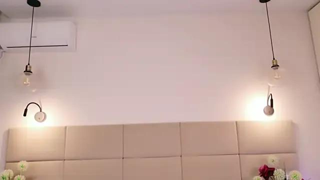 Alisha_Shy — suck fingers