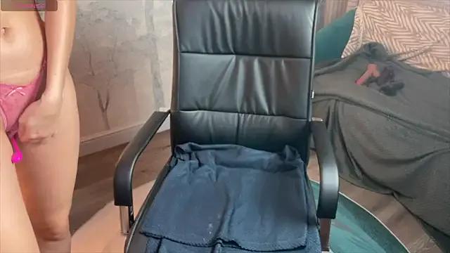 amanda_strong — dildo in pussy and cum