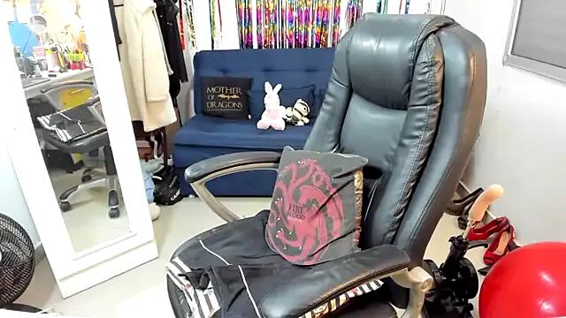 Freechat amaracamgirl on StripChat