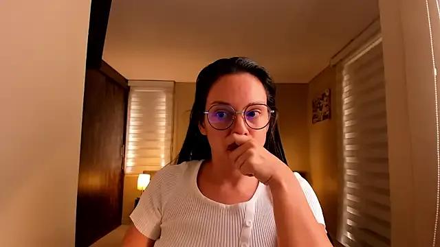 anabel_025 on StripChat 