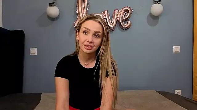 AnnaMaee on StripChat 