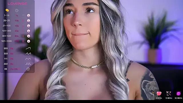 BabbyAisha on StripChat 