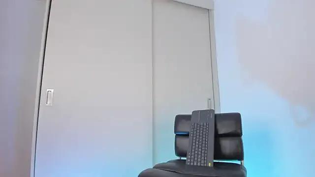 BabyMiaa__ on StripChat 