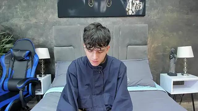 Private bruce_hans on StripChat