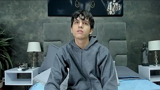 Private bruce_hans on StripChat