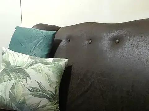 StripChat bustylaura4u is Freechat bustylaura4u — Freechat on StripChat