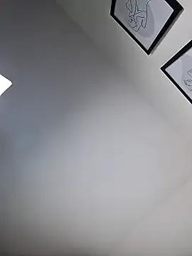 Freechat bustytemptress1 on StripChat